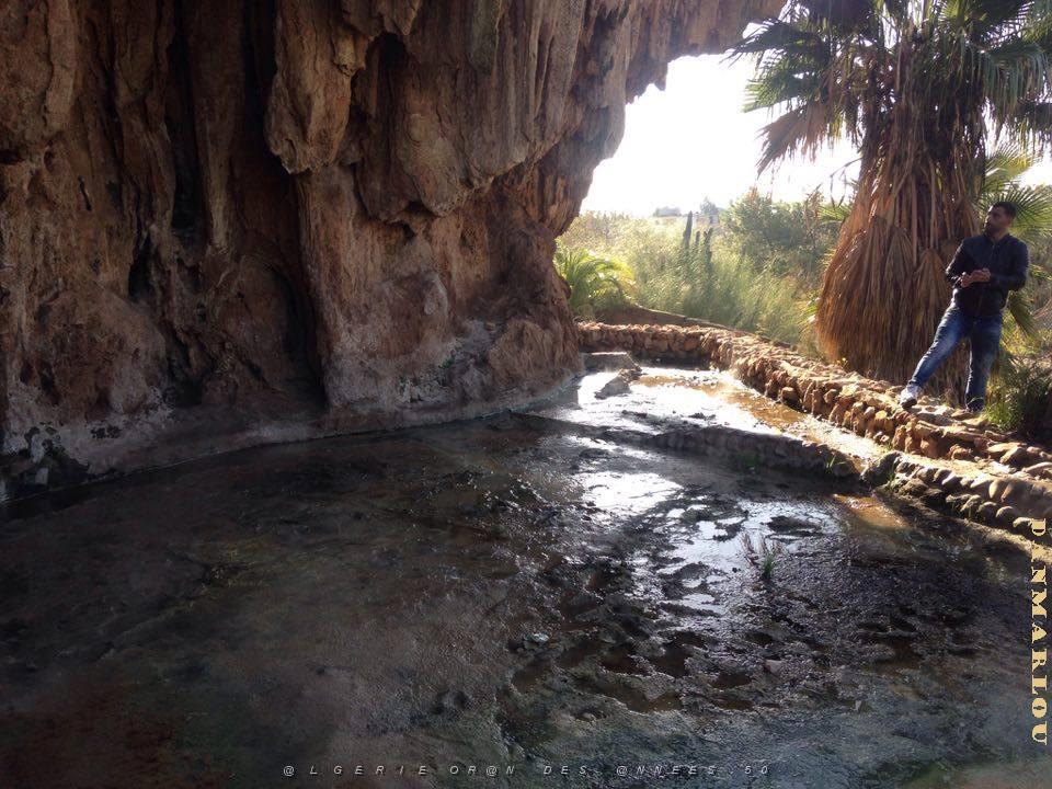 HAMMAM BOU HADJAR  (5) LA SOURCE DES EAUX THERMALES.jpg